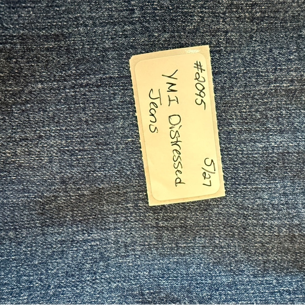 YMI high rise, distressed, cropped leg jeans. Size 5/27 - Picture 9 of 10